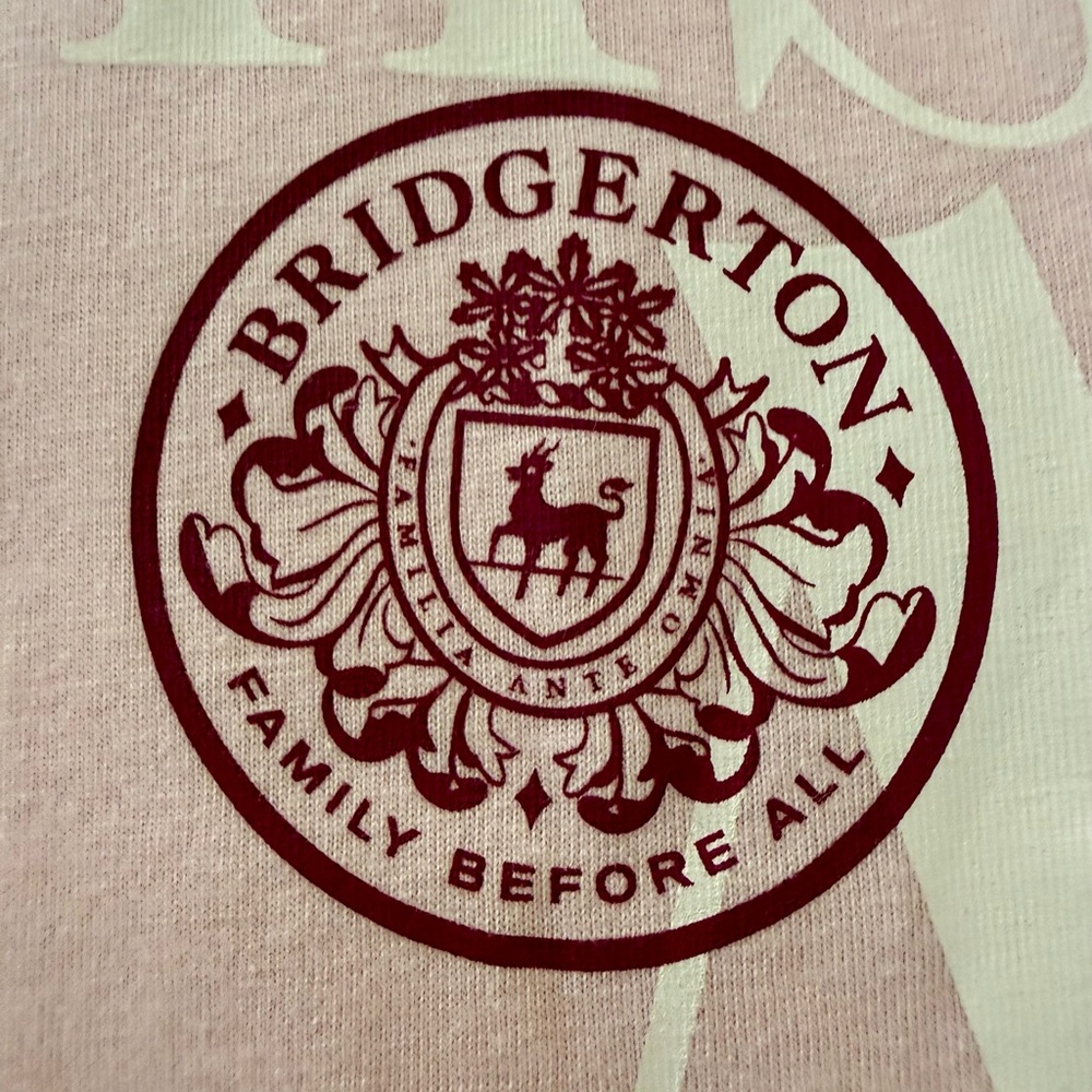 Bridgerton Women’s pink tshirt official Netflix merch - Picture 2 of 8
